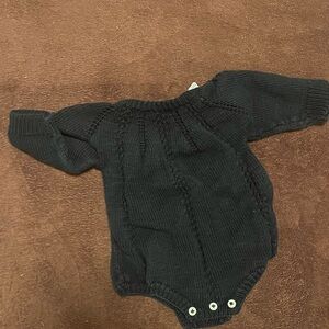 Kate Quinn Black Organic Cotton Baby Outfit